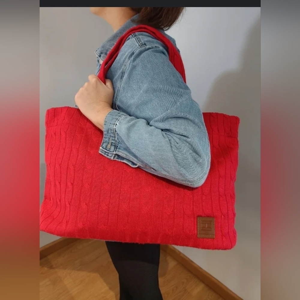 Tommy Hilfiger Red Tote Bag - Picture 1 of 8